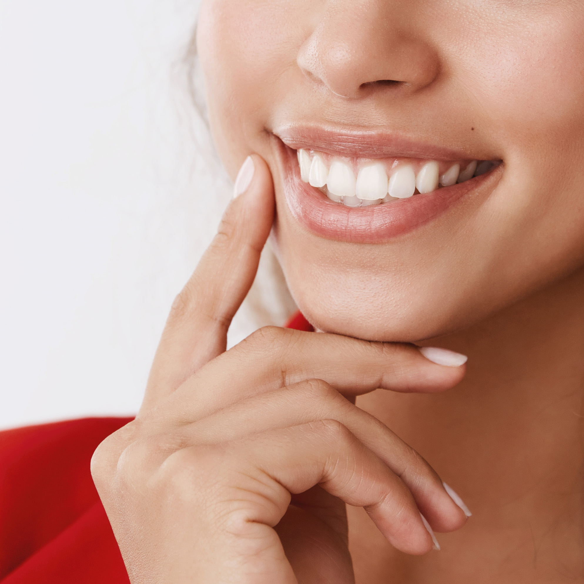 mujer con dientes sanos